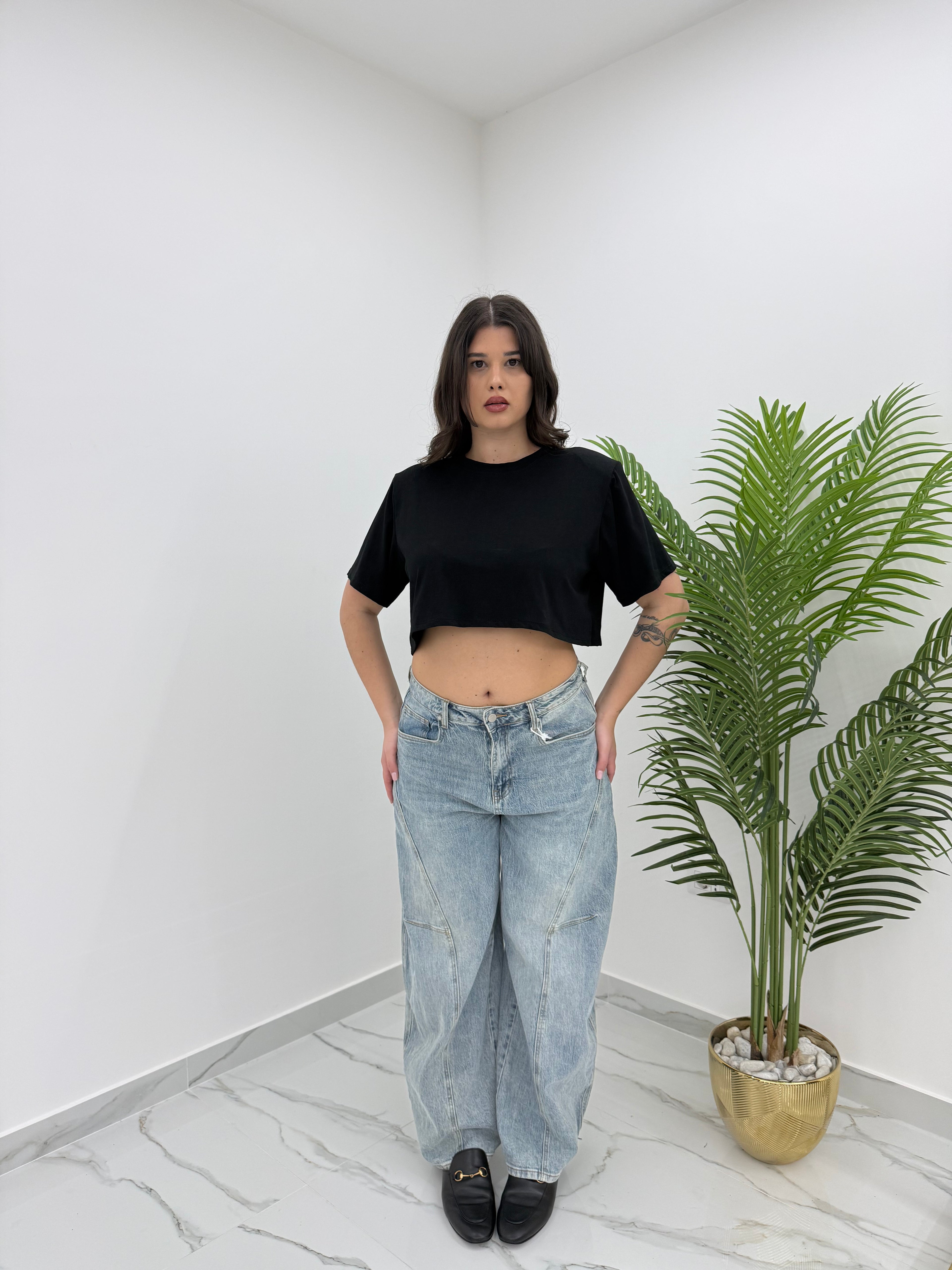 T-SHIRT CROP