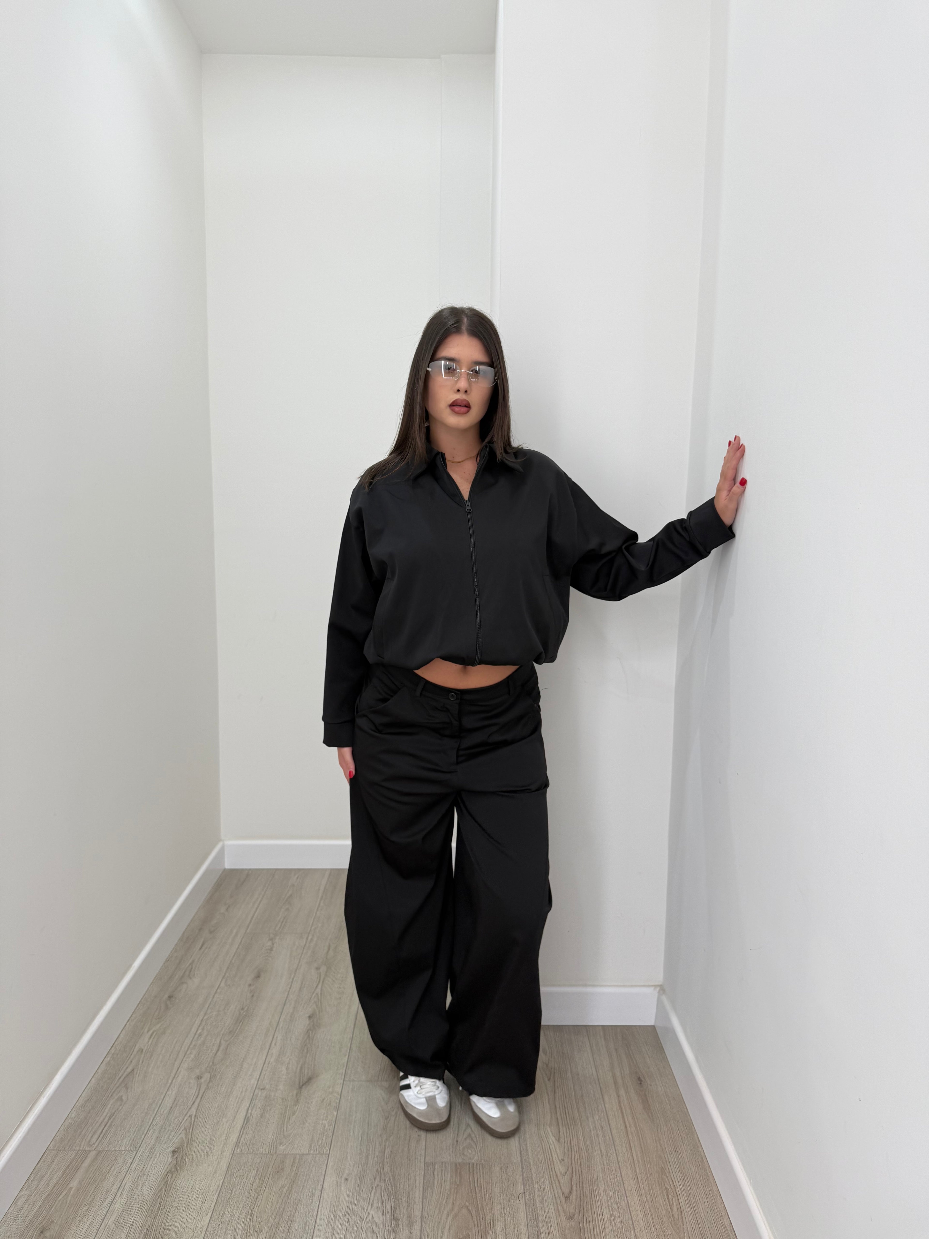 SET AMIRA