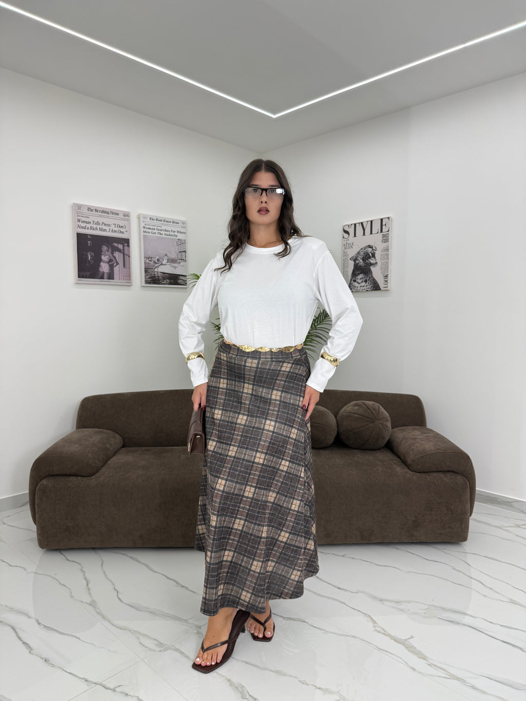 T-SHIRT OVER LIVIA
