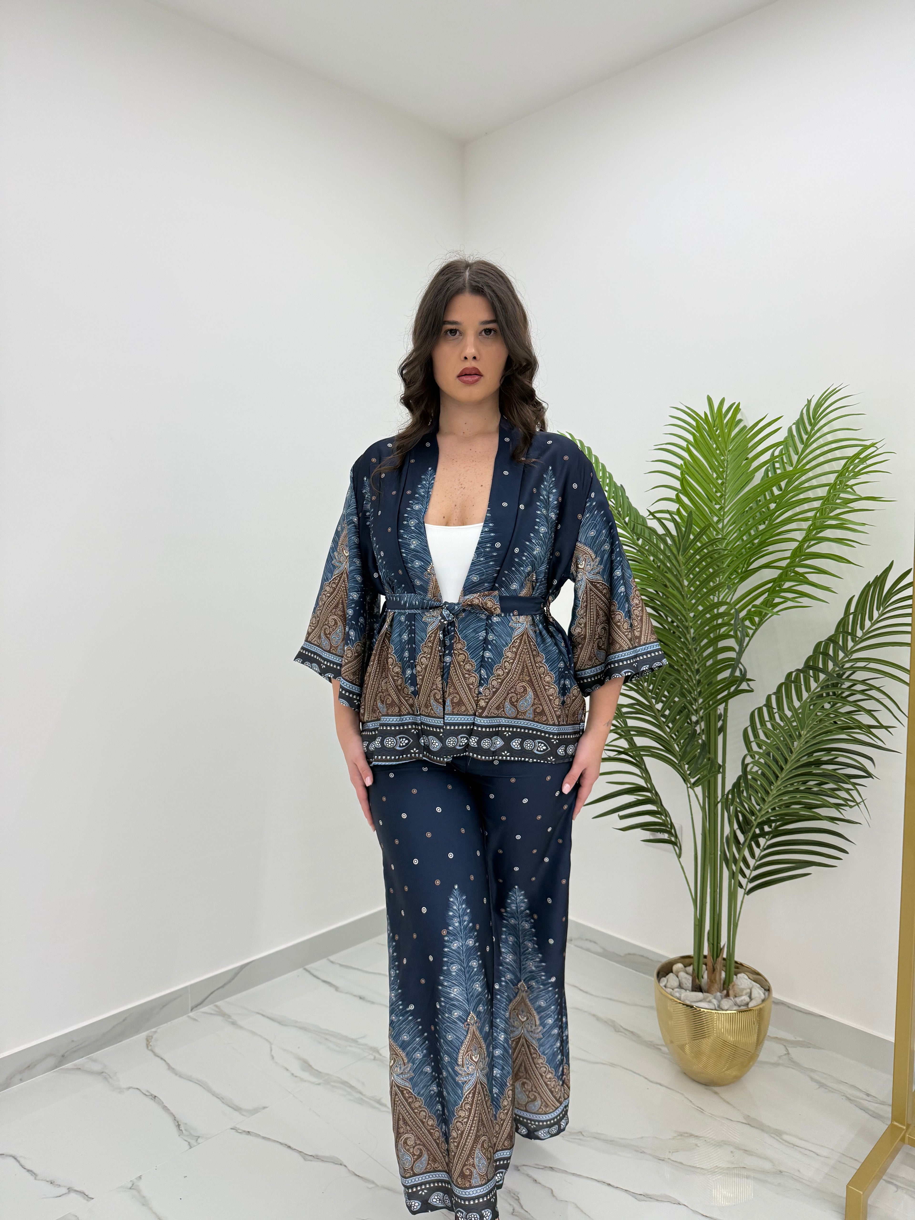 KIMONO ROJI