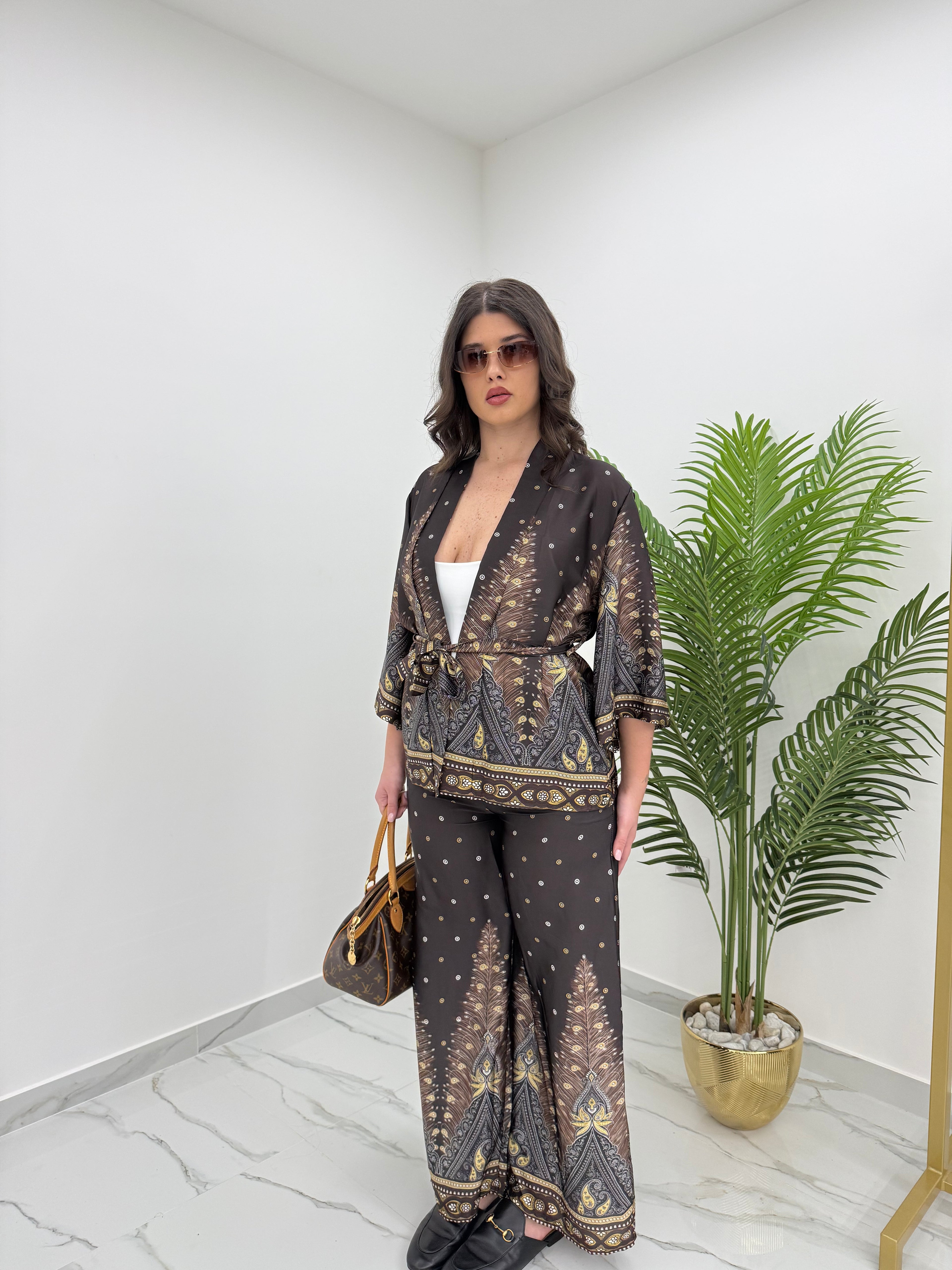 KIMONO ROJI