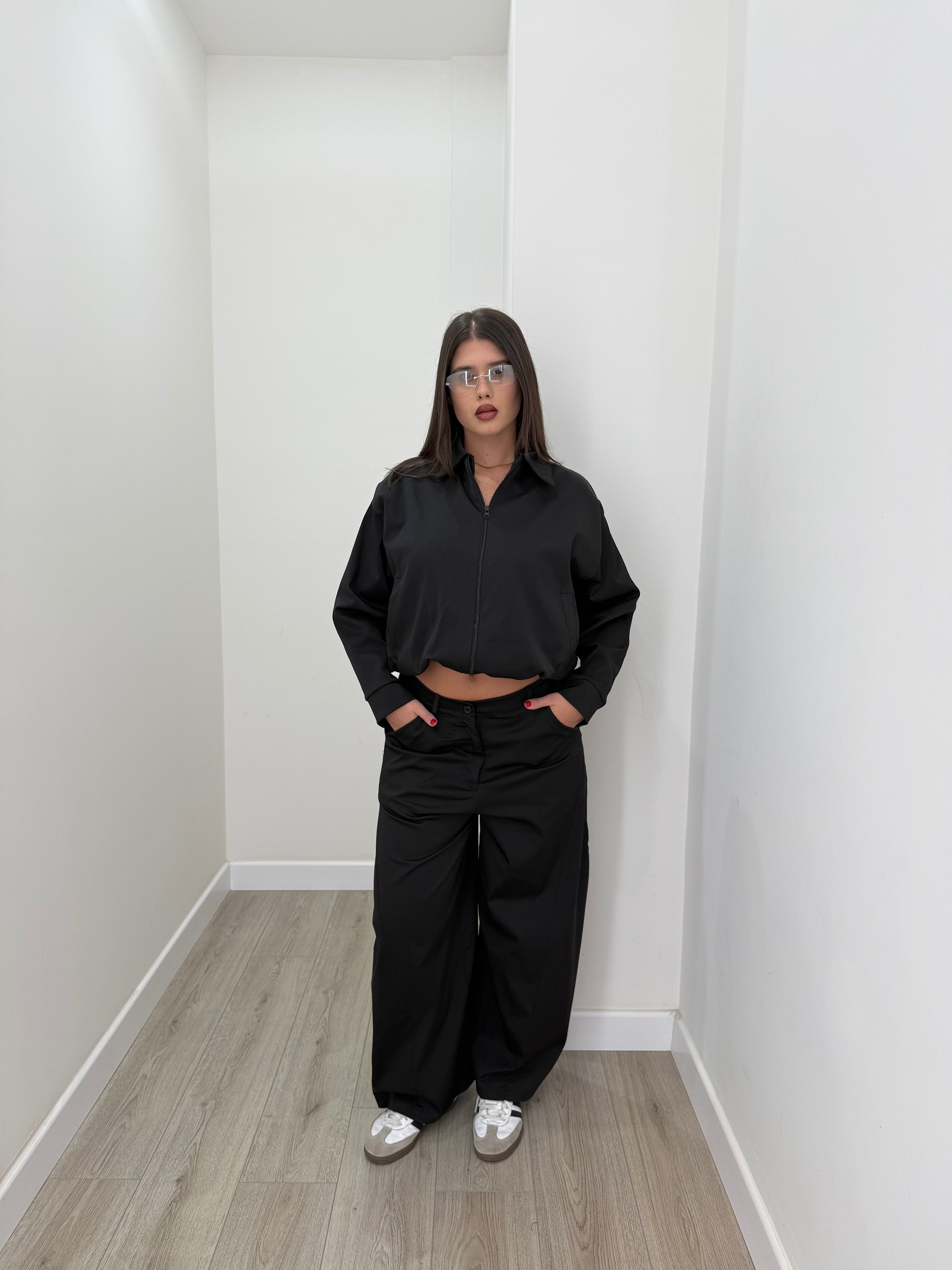 SET AMIRA