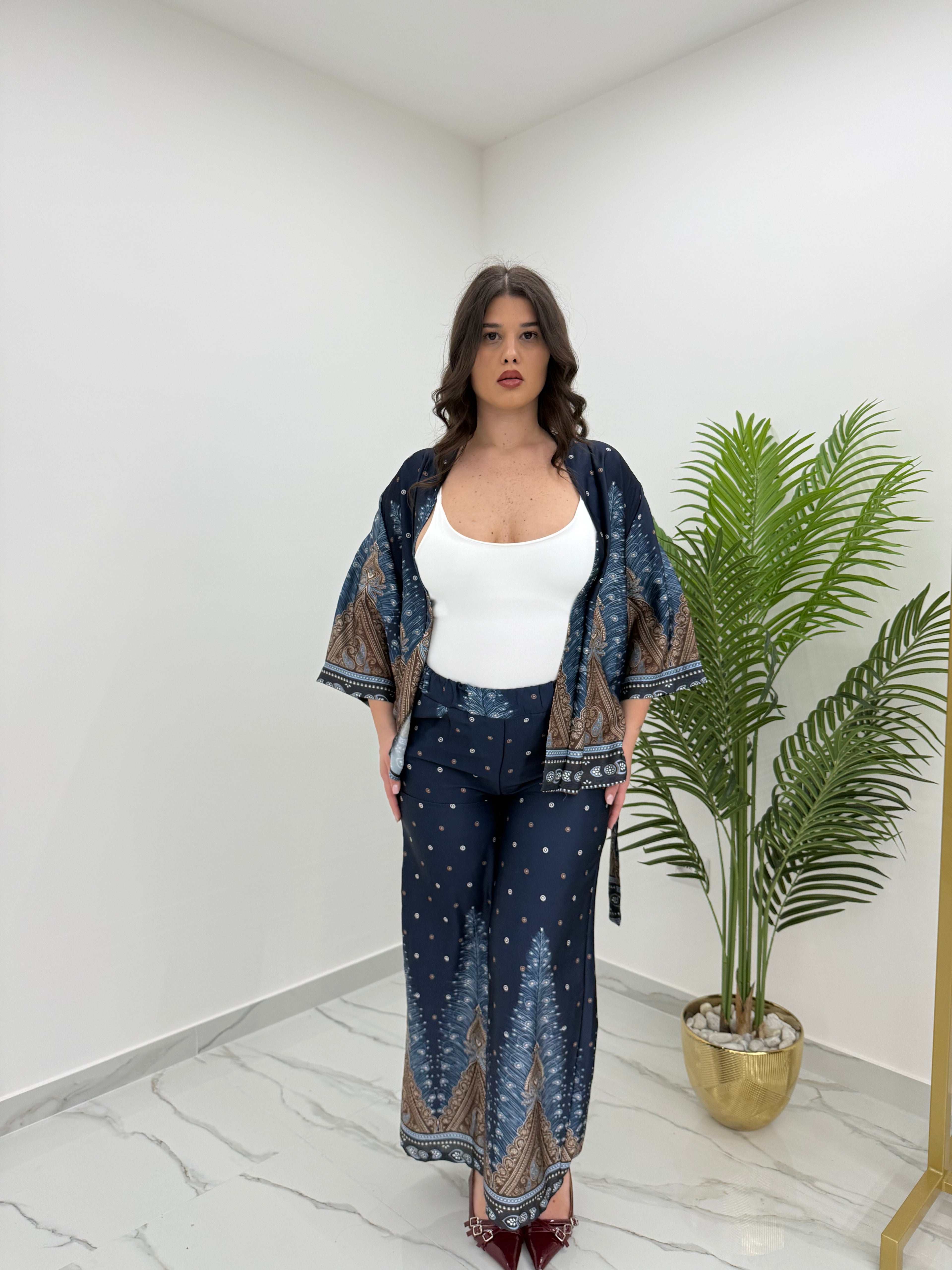KIMONO ROJI