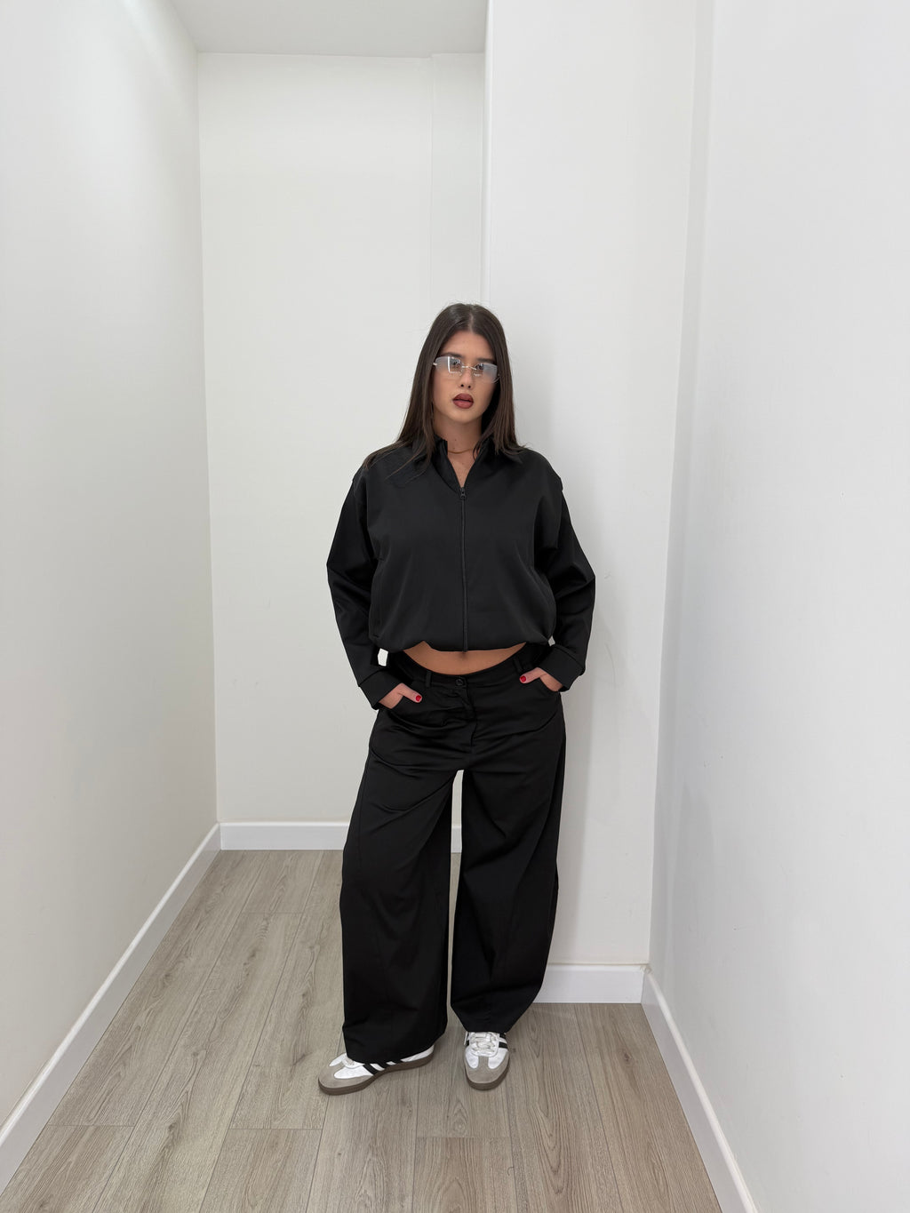 SET AMIRA