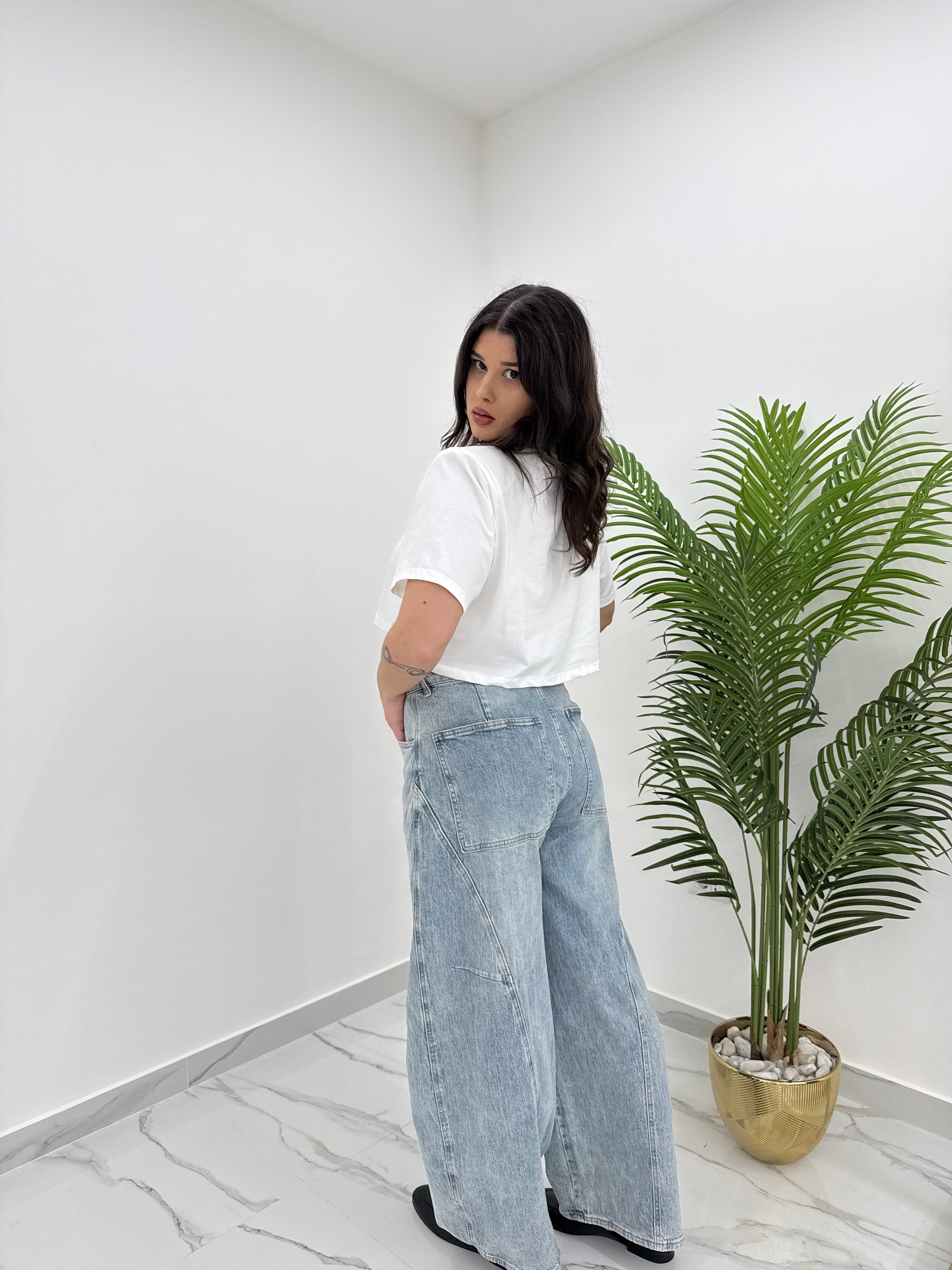 T-SHIRT CROP
