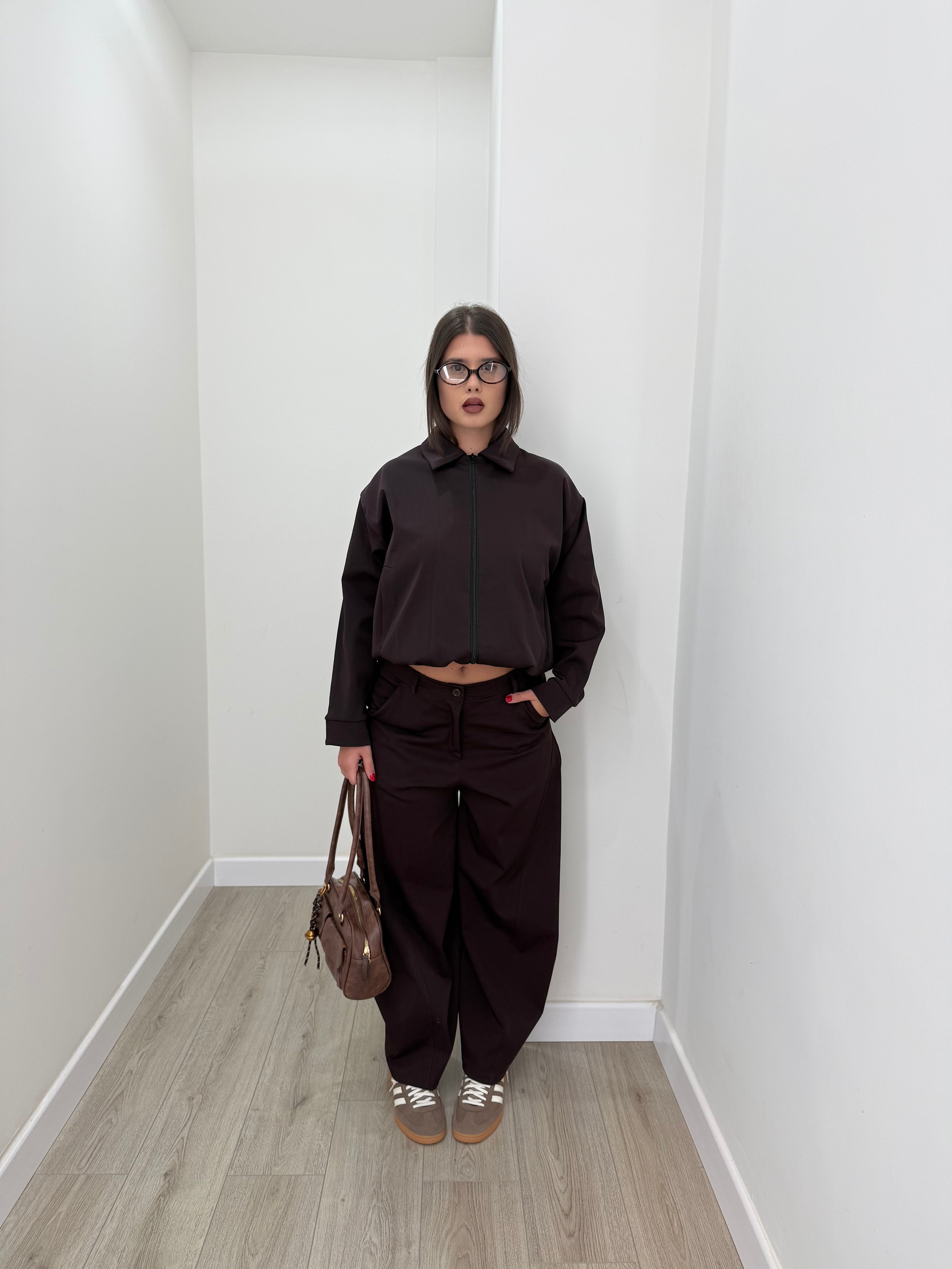 SET AMIRA