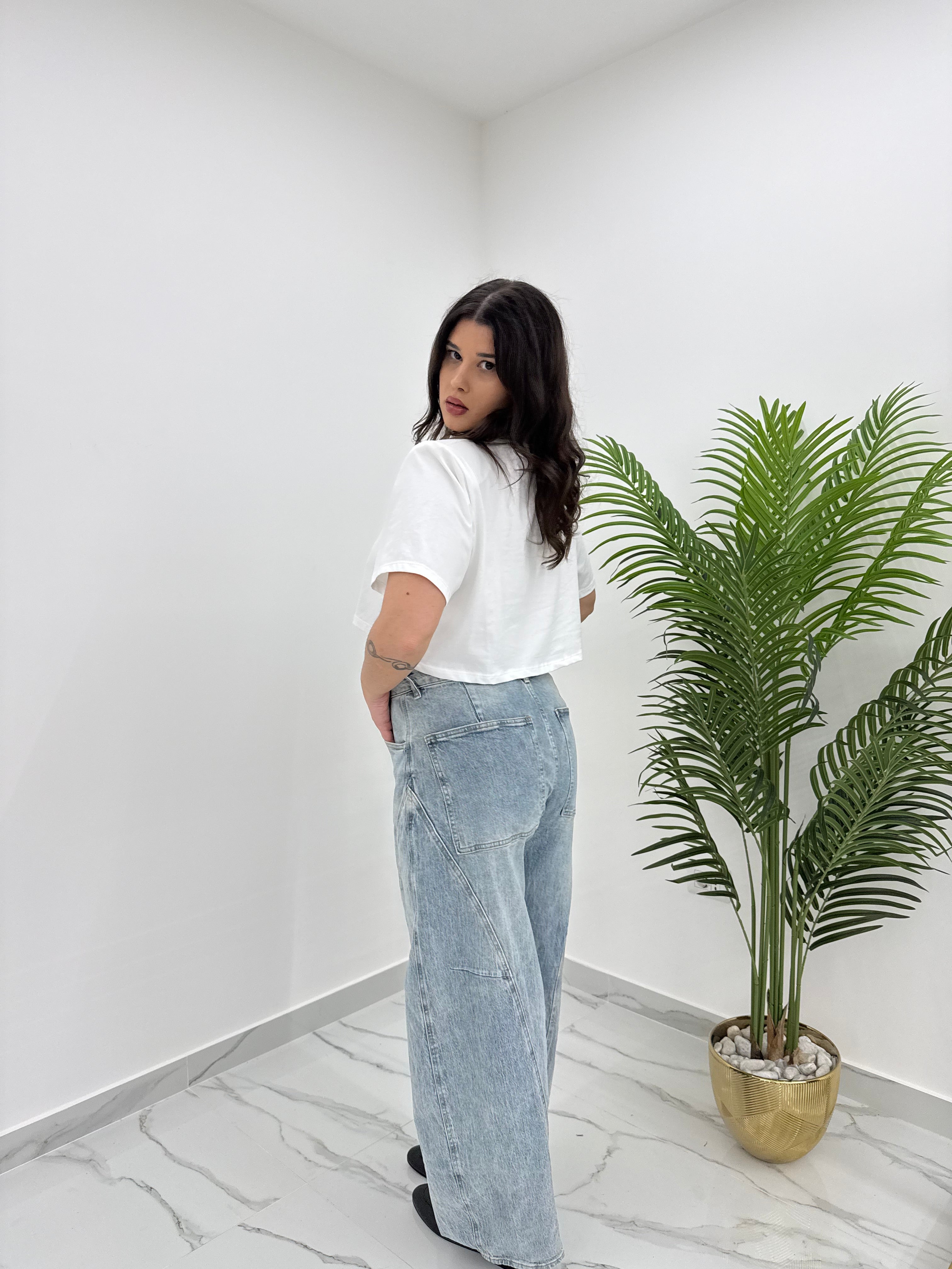 T-SHIRT CROP