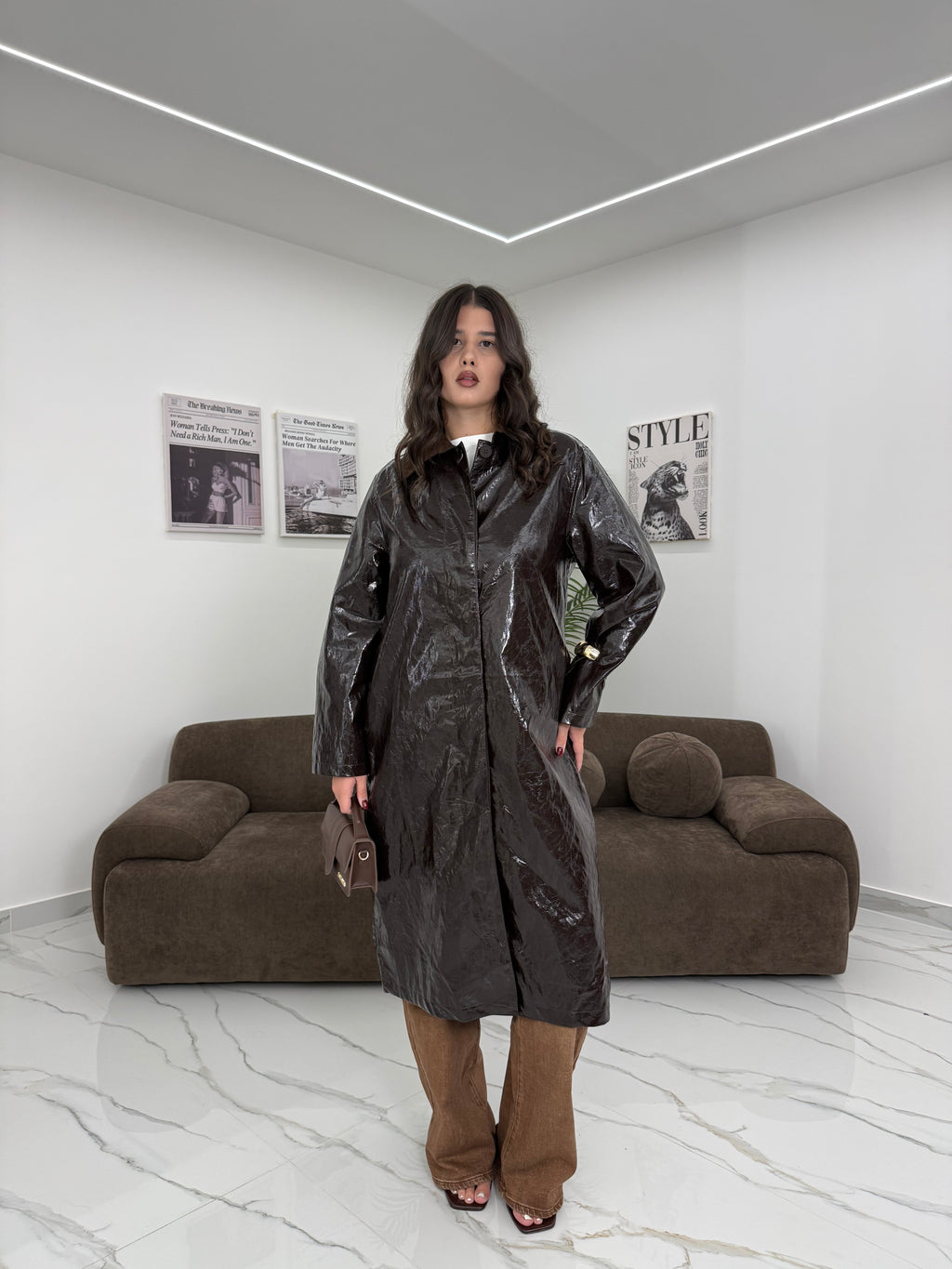 TRENCH COAT GLOSSY