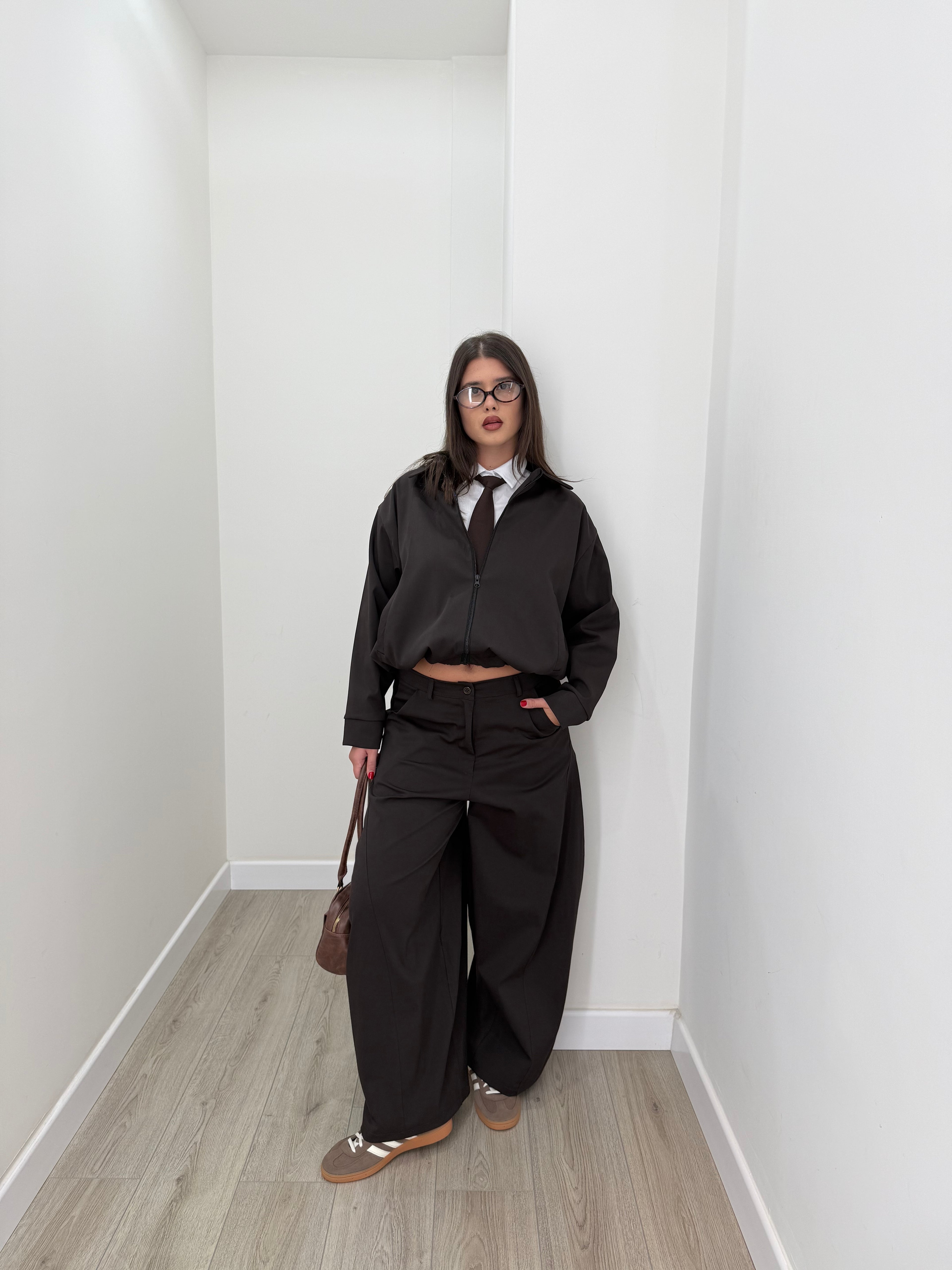 SET AMIRA
