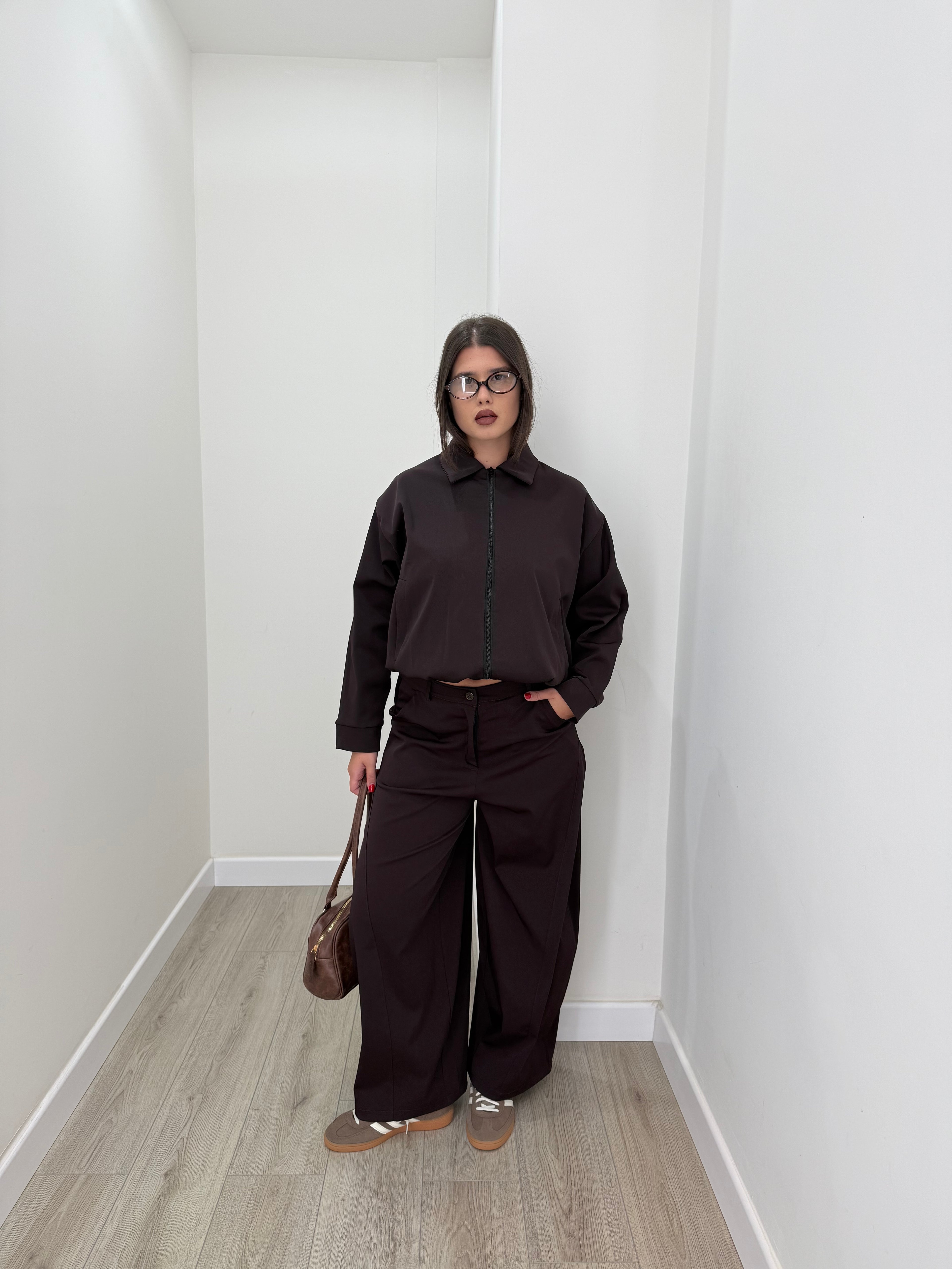 SET AMIRA